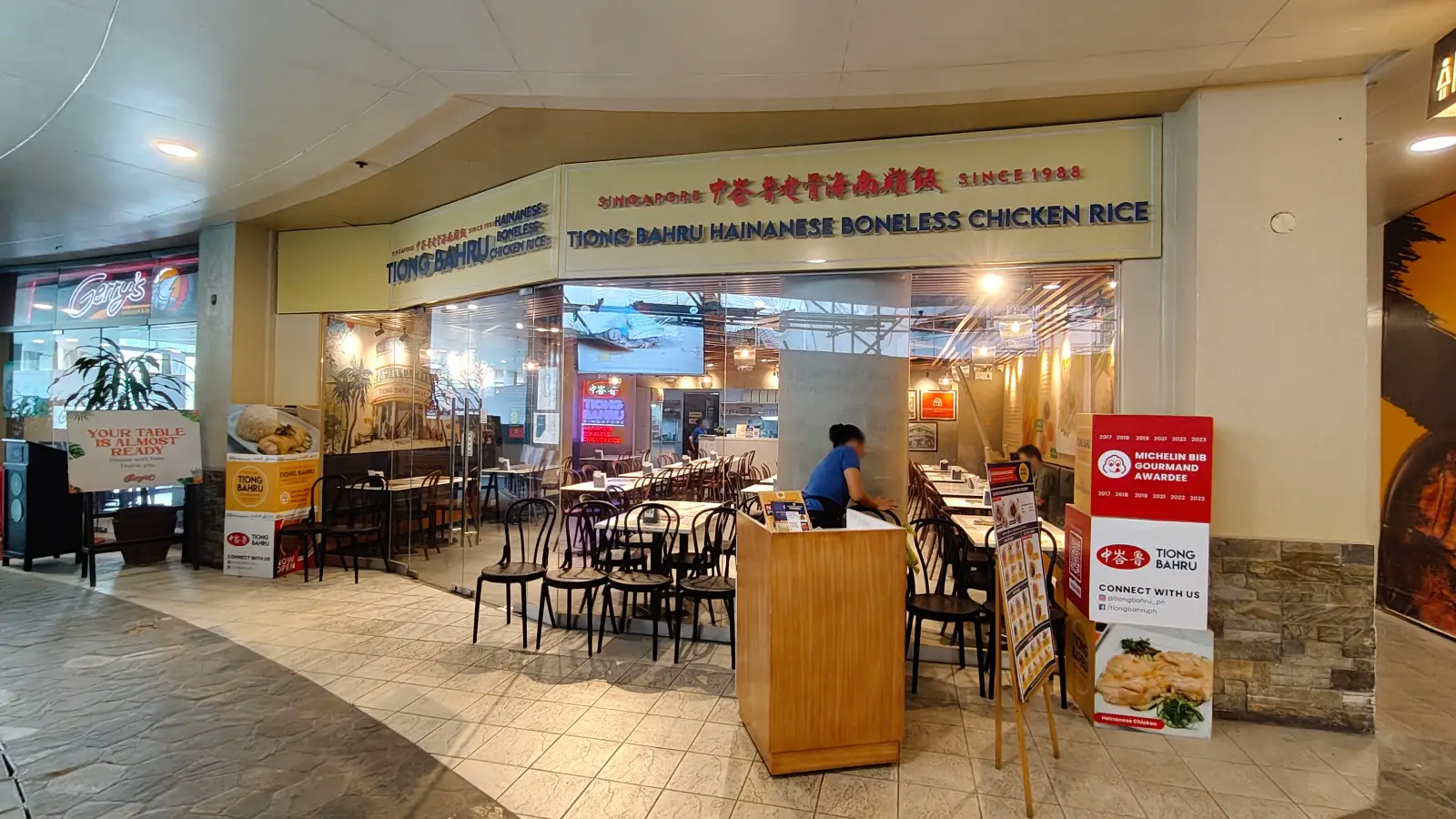 TIONG BAHRU in TriNoma